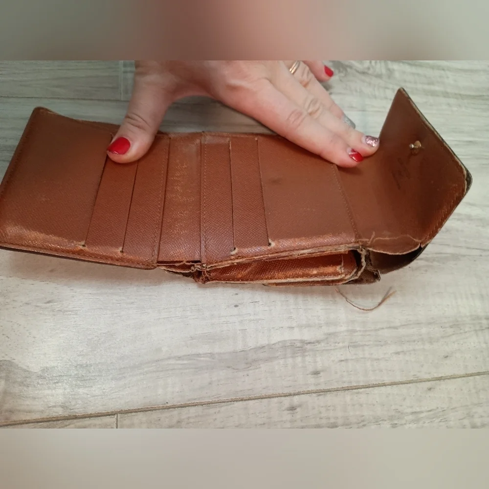 Authentic Louis Vuitton Monogram Portefeiulle Elise Trifold Wallet